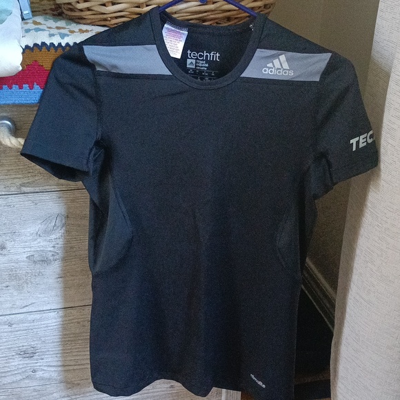 Adidas Youth techfit Sports Jersey - Picture 1 of 8